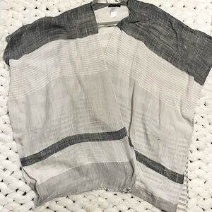 Saks Fifth Avenue Gray and White Textured Kimono